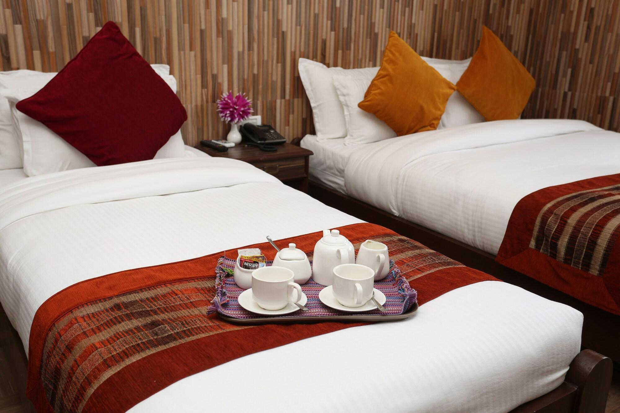 Pokhara Choice Inn Extérieur photo