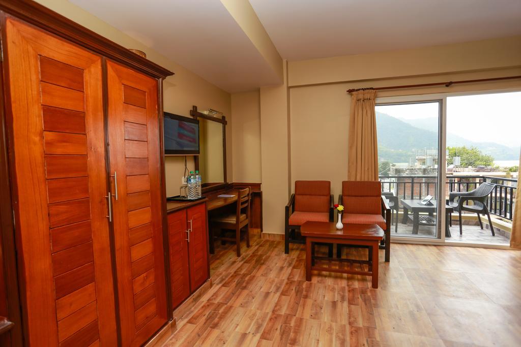 Pokhara Choice Inn Extérieur photo