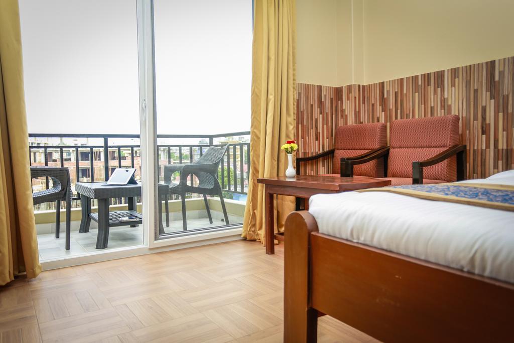 Pokhara Choice Inn Extérieur photo