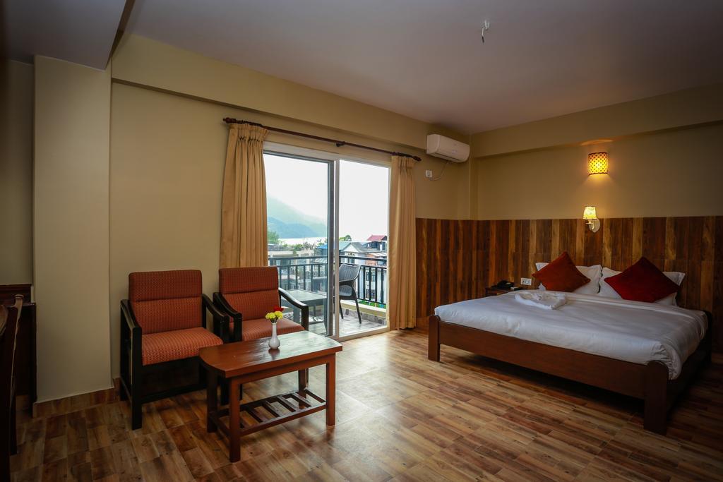 Pokhara Choice Inn Extérieur photo