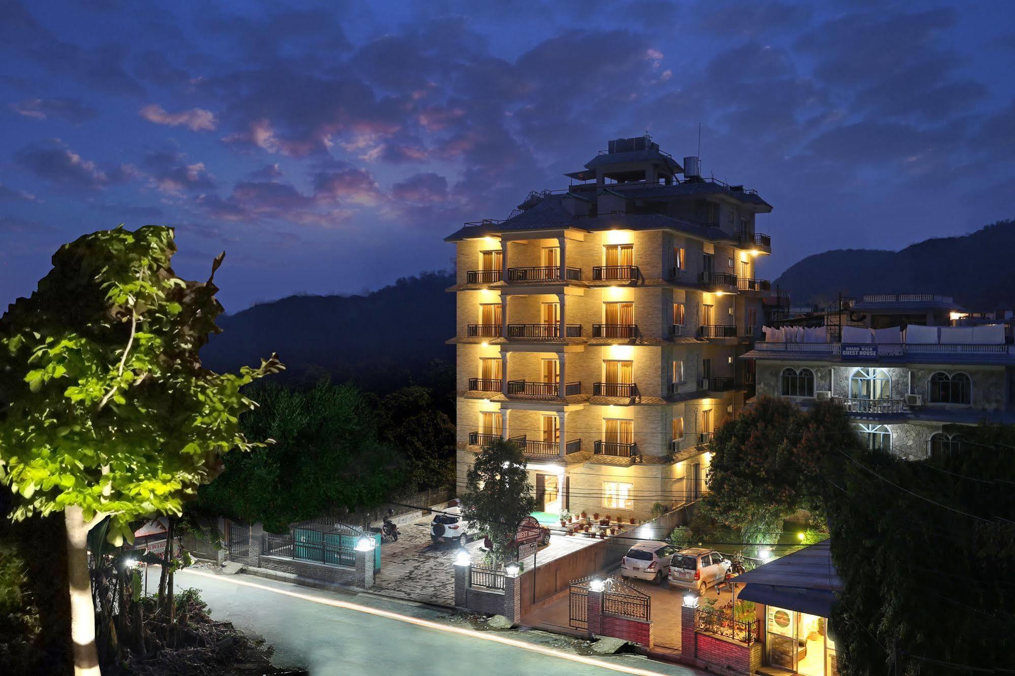 Pokhara Choice Inn Extérieur photo